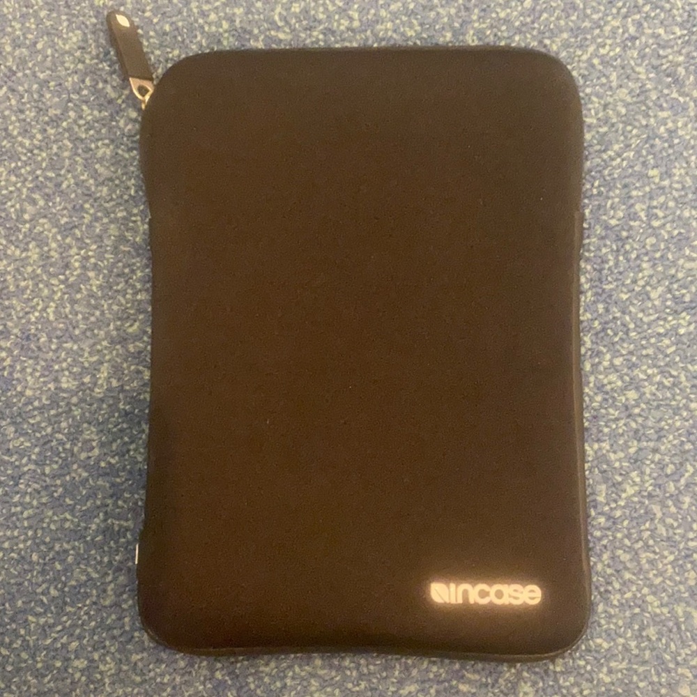 iPad mini case like new I also like offers 😻